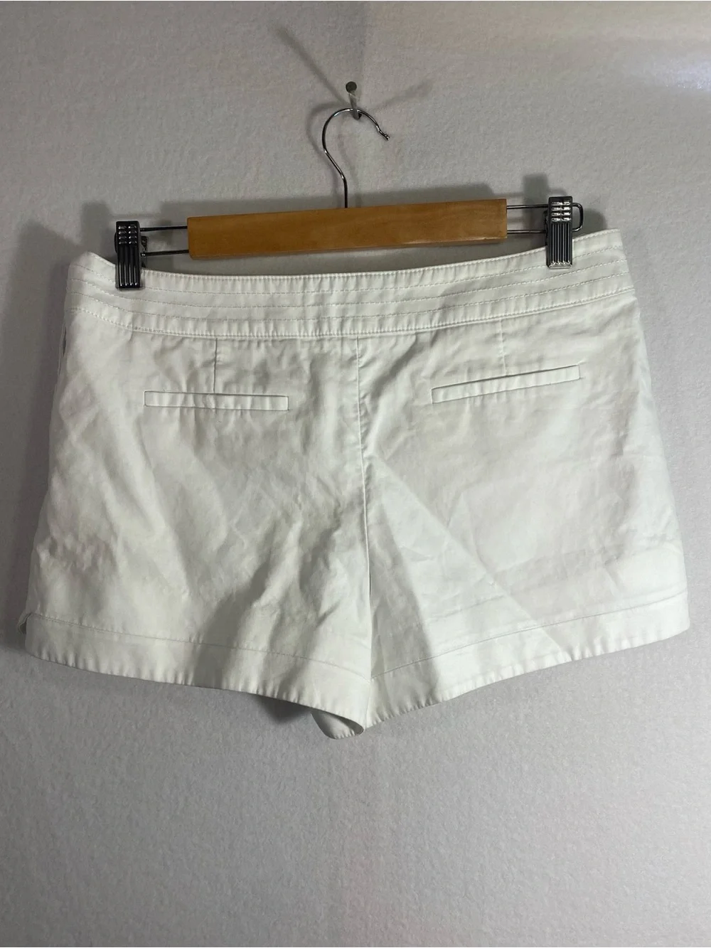 Tory Burch Women’s Shorts Chino Flat Front Side Zip Pockets White Size 6